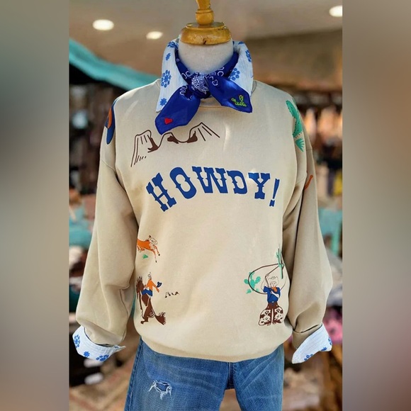 Tops - Howdy vintage western print crew neck